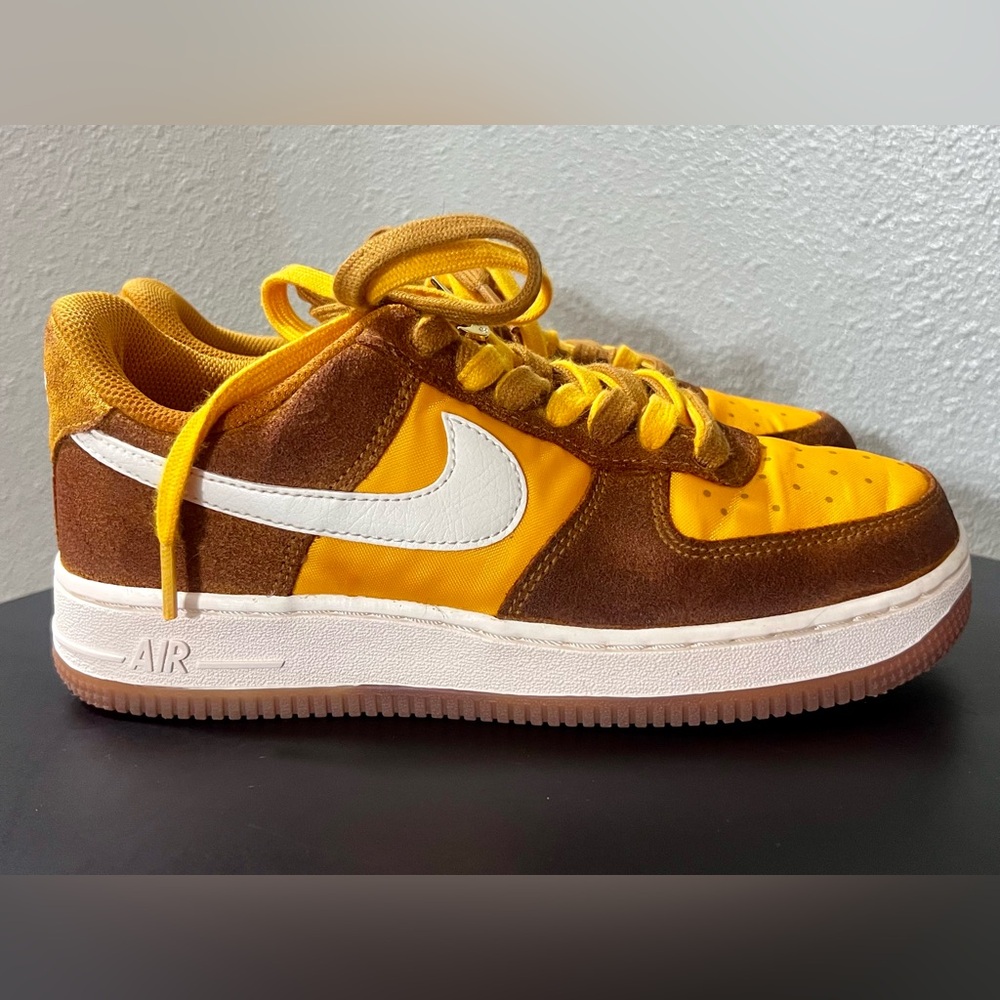 LIKE NEW Nike Low Air Force 1 '07 SE First Use DA8302-101 Sneakers Shoes - Picture 7 of 16